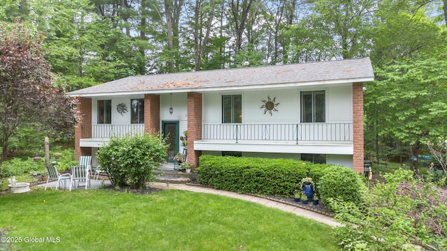 22 Sylvan Ct, Clifton Park, NY 12065 - raised ranch with a porch and a front lawn