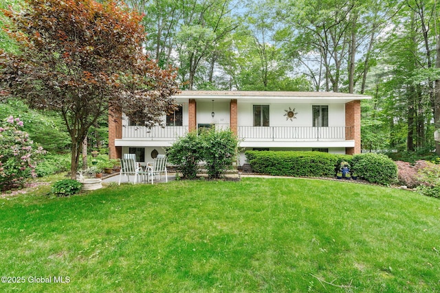 22 Sylvan Ct, Clifton Park, NY 12065 - view of front of house with a front lawn and covered porch