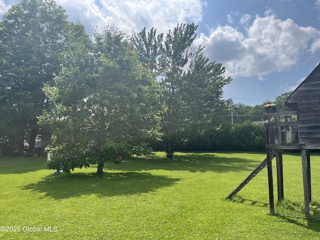 3 Meacham St, Port Henry, NY 12974 - view of green lawn