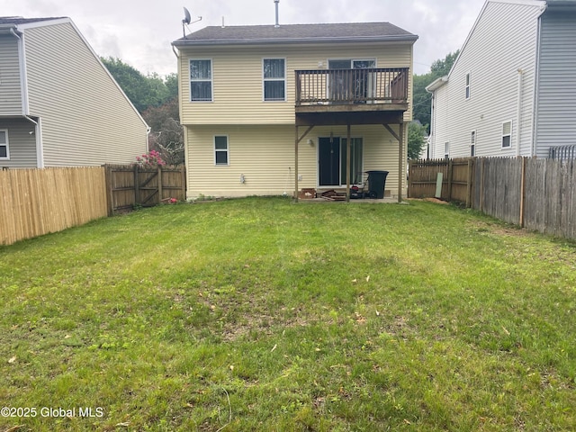 485 Chadwick Rd, Schenectady, NY 12304 - rear view of property featuring a fenced backyard and a wooden deck