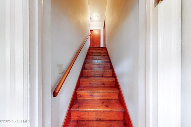 9 Arlene Ave, Guilderland, NY 12203 - view of staircase
