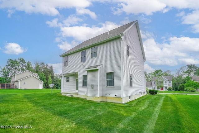 113 Fieldstone Dr, Niskayuna, NY 12304 - back of property featuring a lawn