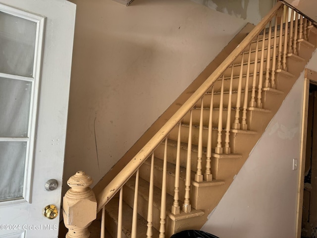 112 Mason St, Johnstown, NY 12095 - view of stairs