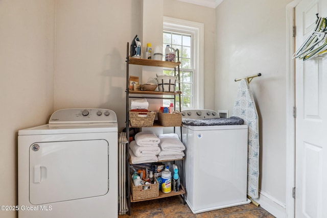 462-470 2nd Ave, Troy, NY 12182 - laundry area with washing machine and dryer