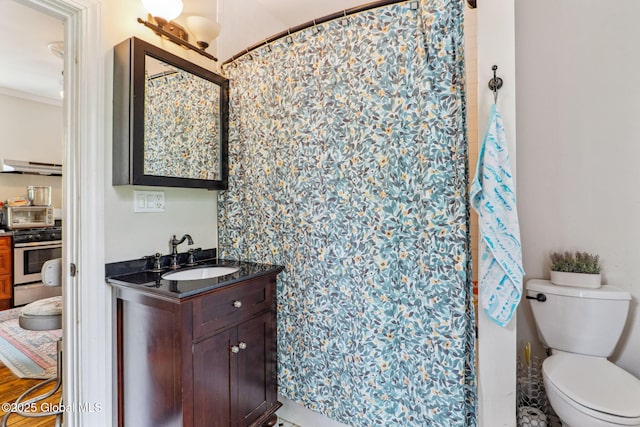 462-470 2nd Ave, Troy, NY 12182 - full bathroom with vanity, a shower with curtain, and crown molding
