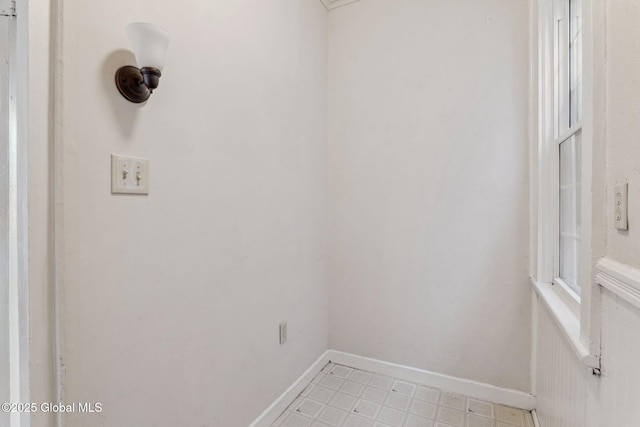 462-470 2nd Ave, Troy, NY 12182 - detailed view of baseboards