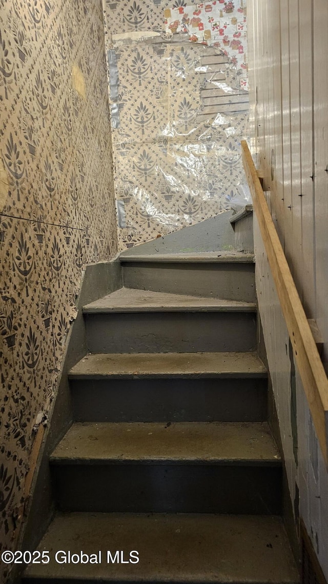 8 Main St, Hudson Falls, NY 12839 - view of stairs