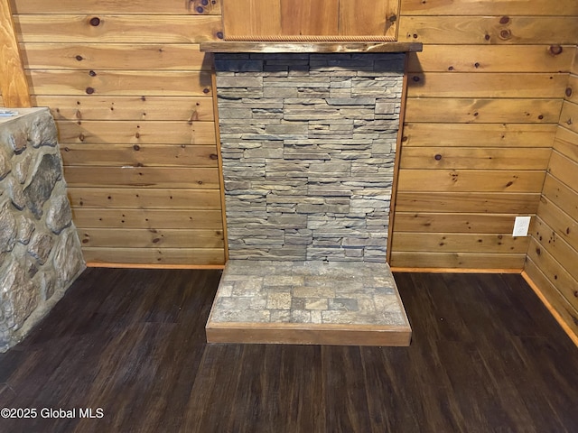 629 Lang St, Schenectady, NY 12308 - detailed view of wood finished floors and wooden walls