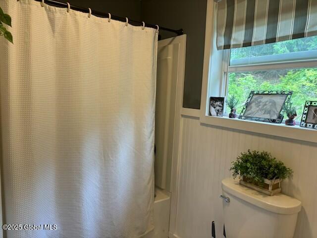 600 State Highway 309, Gloversville, NY 12078 - bathroom with toilet and shower / tub combo with curtain
