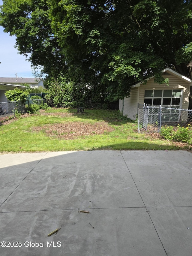 218 Sixteenth St, Schenectady, NY 12306 - view of patio