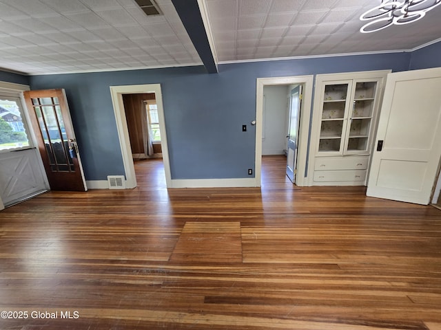 218 Sixteenth St, Schenectady, NY 12306 - entryway with wood finished floors and ornamental molding