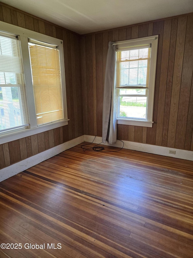 218 Sixteenth St, Schenectady, NY 12306 - unfurnished room featuring wood finished floors