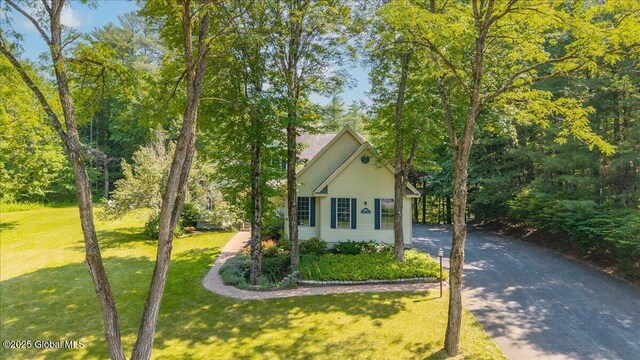 460 Grand Ave, Saratoga Springs, NY 12866 - view of front facade with driveway and a front yard