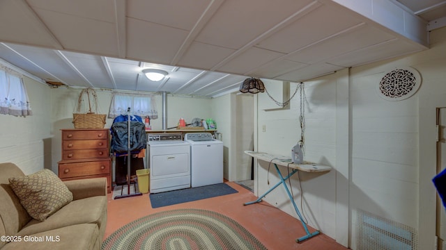 19 High St, Fort Plain, NY 13339 - laundry area featuring washer and dryer