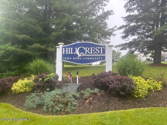 5 Bridgewood Ln, Watervliet, NY 12189 - view of community sign