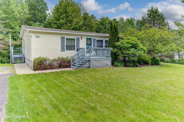 114 Burdick Rd, Johnstown, NY 12078 - view of front facade featuring a front yard