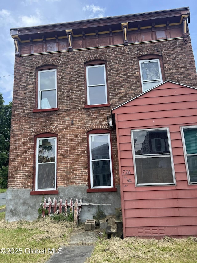 726 5th Ave, Troy, NY 12182 - view of side of property featuring brick siding