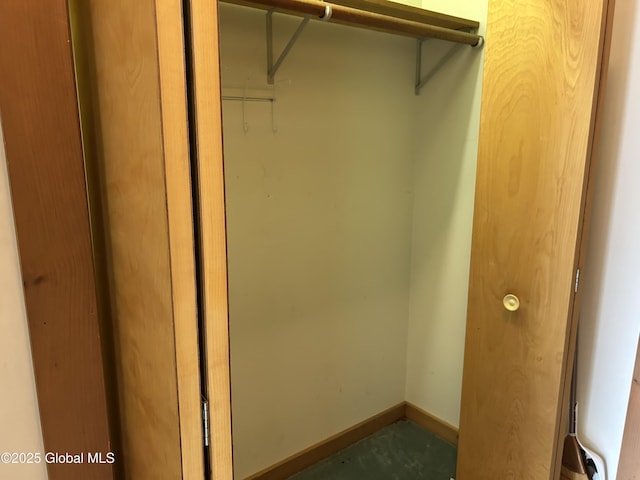 11 Ridgecrest Way, Hampton, NY 12887 - view of closet