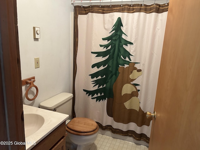 11 Ridgecrest Way, Hampton, NY 12887 - full bath featuring vanity and curtained shower