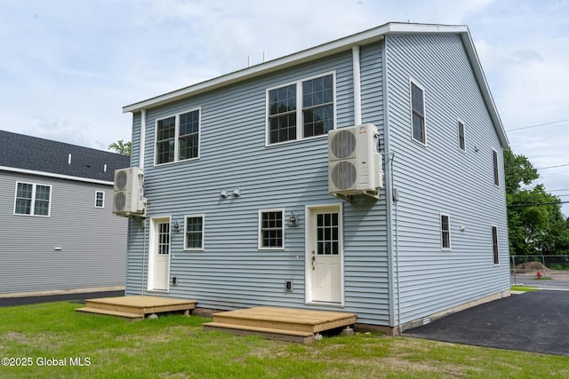 418 Summit Ave, Schenectady, NY 12307 - rear view of house