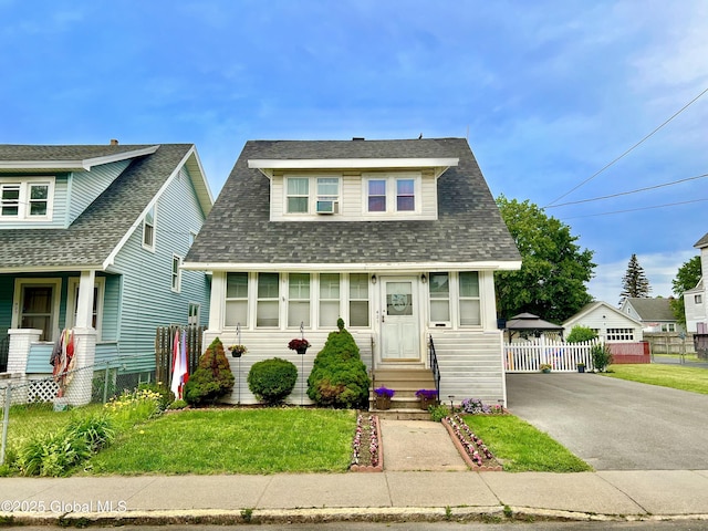421 Michigan Ave, Schenectady, NY 12303 - bungalow with entry steps and a shingled roof