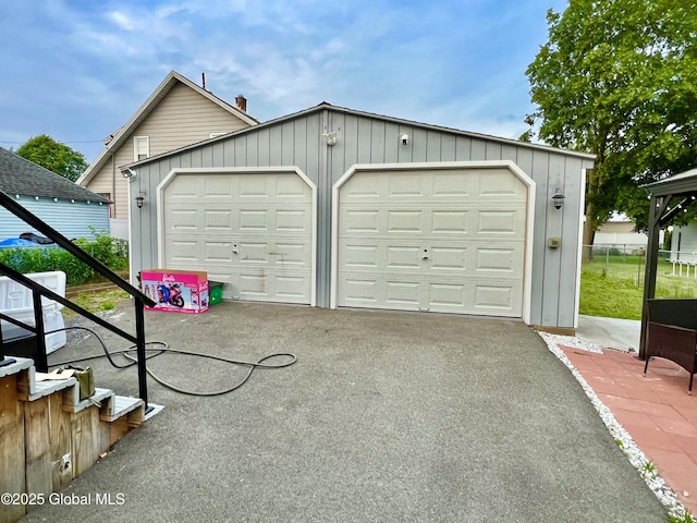 421 Michigan Ave, Schenectady, NY 12303 - view of detached garage