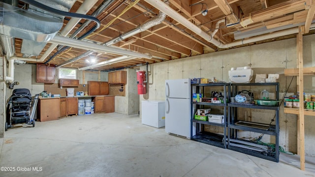 324 Elsmere Ave, Bethlehem, NY 12054 - below grade area with freestanding refrigerator and refrigerator