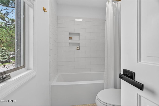 1 Fox Run, Colonie, NY 12110 - bathroom with toilet and shower / tub combo with curtain