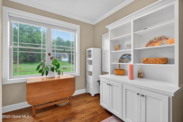 6 Corinne Ct, Saratoga, NY 12866 - detailed view of wood finished floors and ornamental molding