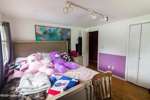 46 Cindy Crest Dr, Rotterdam, NY 12306 - bedroom featuring wood finished floors and a closet