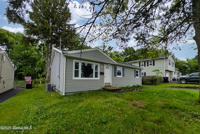 1041 Madison Ave, Troy, NY 12180 - view of front of house featuring a front lawn