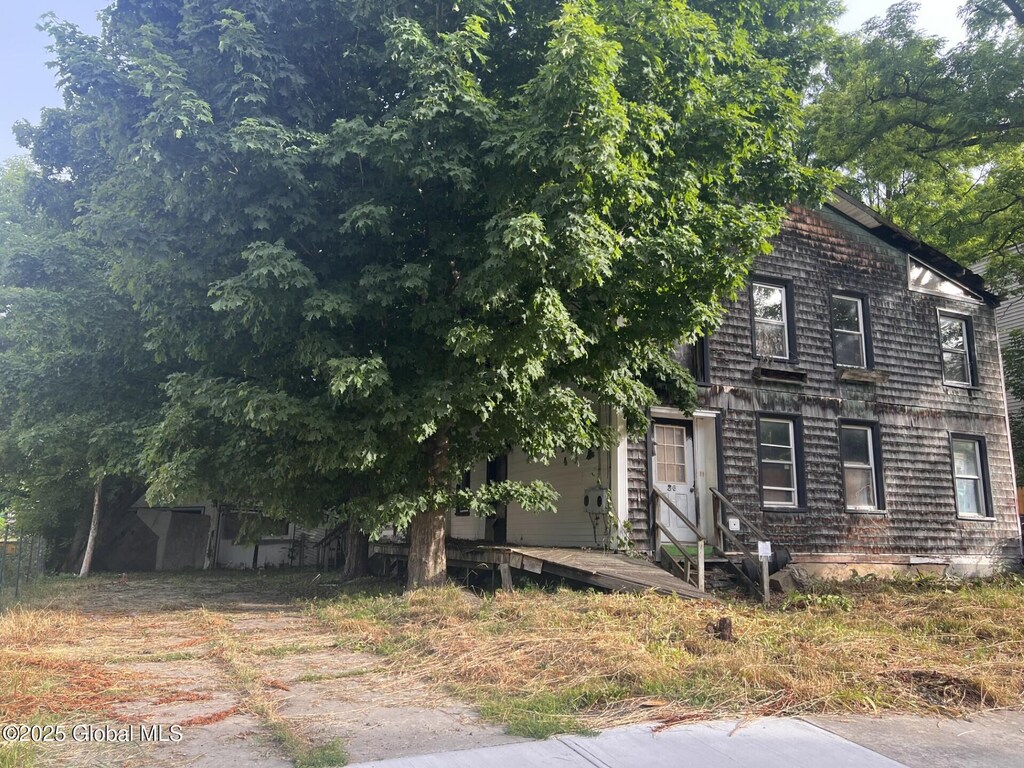 20 Voorhees St, Amsterdam, NY 12010 - photo 2