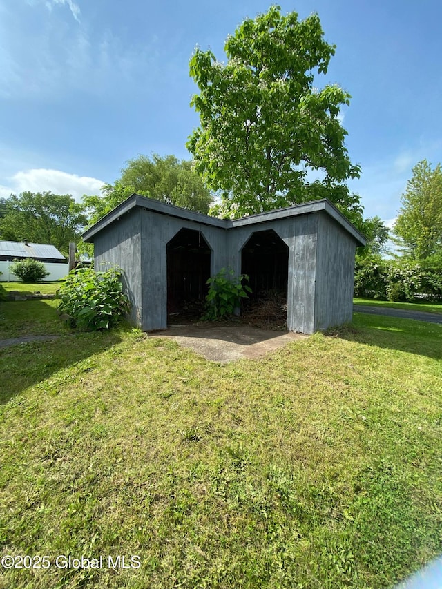 11 4th Ave, Whitehall, NY 12887 - view of pole building with a lawn
