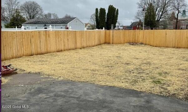 47 Chestnut St, Rensselaer, NY 12144 - view of fenced backyard