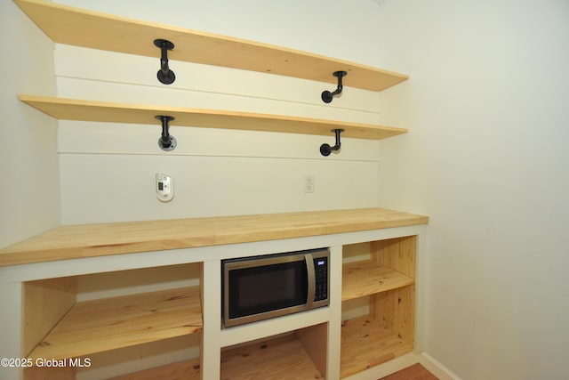 21 Cabot Way, Halfmoon, NY 12065 - detailed view of stainless steel microwave