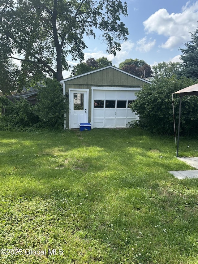 246 Fourteenth St, Schenectady, NY 12306 - view of detached garage