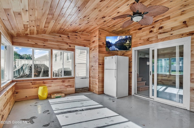 954 Obrien Ave, Rotterdam, NY 12303 - unfurnished sunroom with lofted ceiling, healthy amount of natural light, and ceiling fan