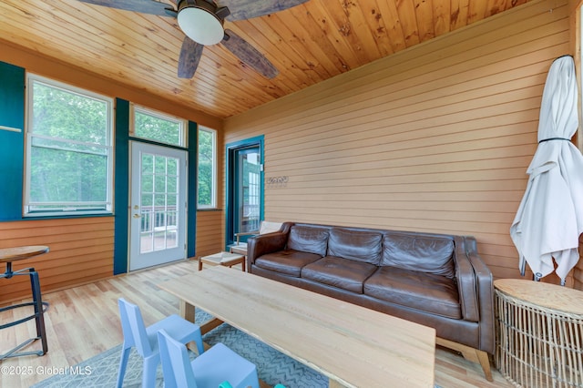 102 Taylor Ct, Mayfield, NY 12117 - view of sunroom / solarium