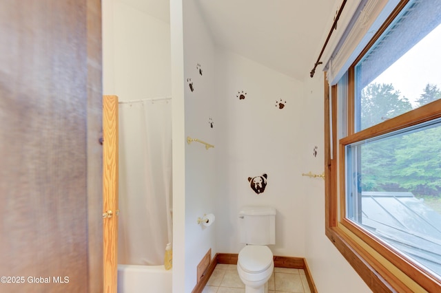 102 Taylor Ct, Mayfield, NY 12117 - full bath featuring tile patterned flooring, shower / bath combo with shower curtain, and vaulted ceiling