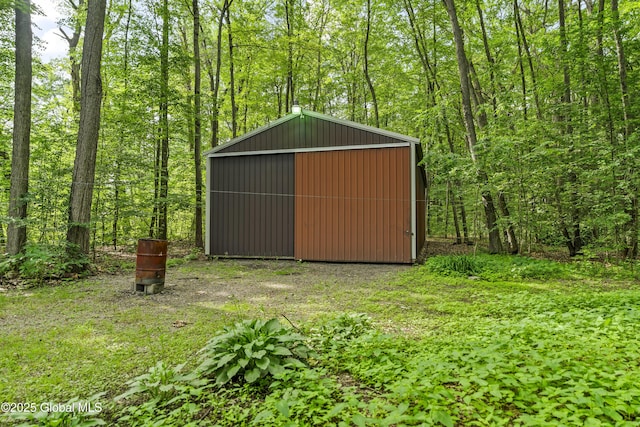 654 Birchwood Dr, Princetown, NY 12056 - view of outdoor structure with a view of trees