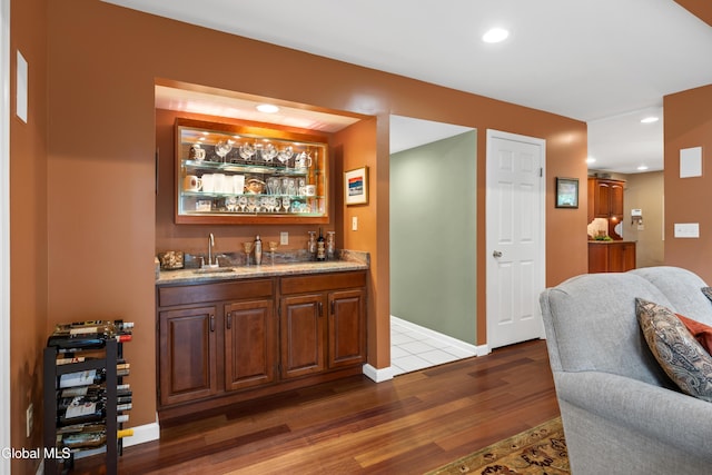 658 Salvia Ln, Guilderland, NY 12303 - indoor wet bar with wood finished floors and recessed lighting