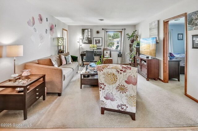 183 Cedarview Ln, Colonie, NY 12189 - living area with light carpet