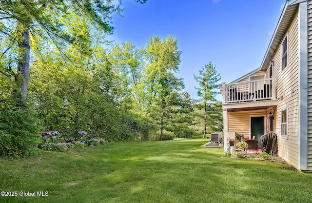 183 Cedarview Ln, Colonie, NY 12189 - view of green lawn with a balcony and a patio area