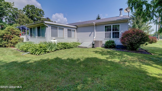 88 County Route 26a, Stuyvesant, NY 12173 - back of house with a yard
