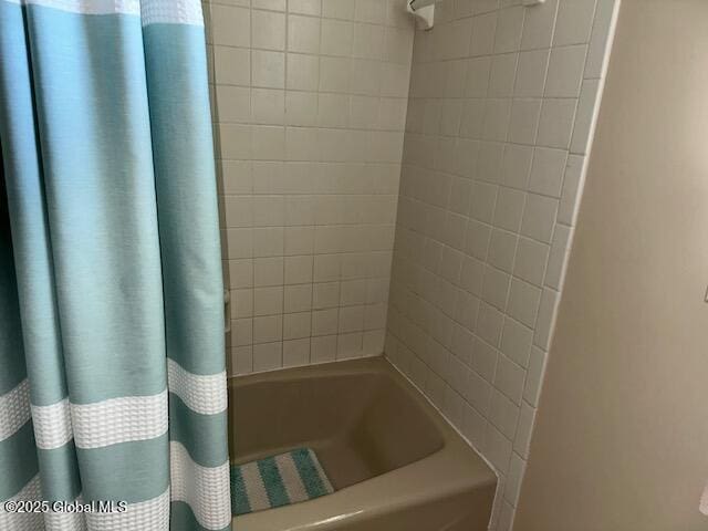 12 Bain Dr, Bethlehem, NY 12054 - bathroom with shower / bath combo with shower curtain