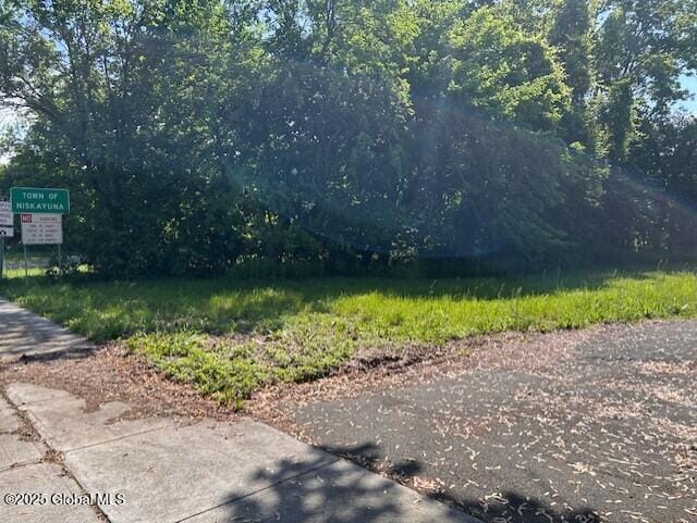 2544 Aqueduct Rd, Niskayuna, NY 12309 - photo 3