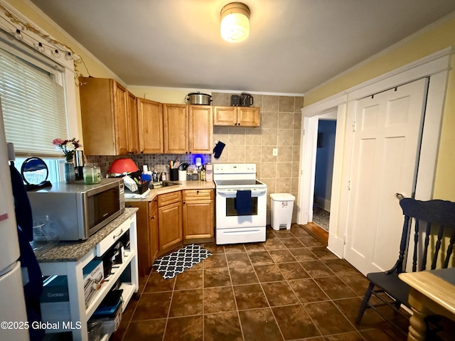 136 Maple Ave, Troy, NY 12180 - photo 12