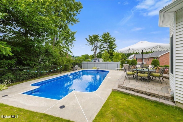 14 Maplecrest Dr, Ravena, NY 12143 - view of pool with a patio area, a fenced backyard, and a diving board