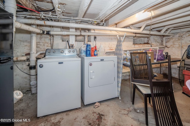 8 Front St, Schenectady, NY 12305 - laundry area featuring washing machine and dryer
