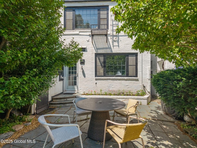 8 Front St, Schenectady, NY 12305 - view of patio / terrace with outdoor dining area